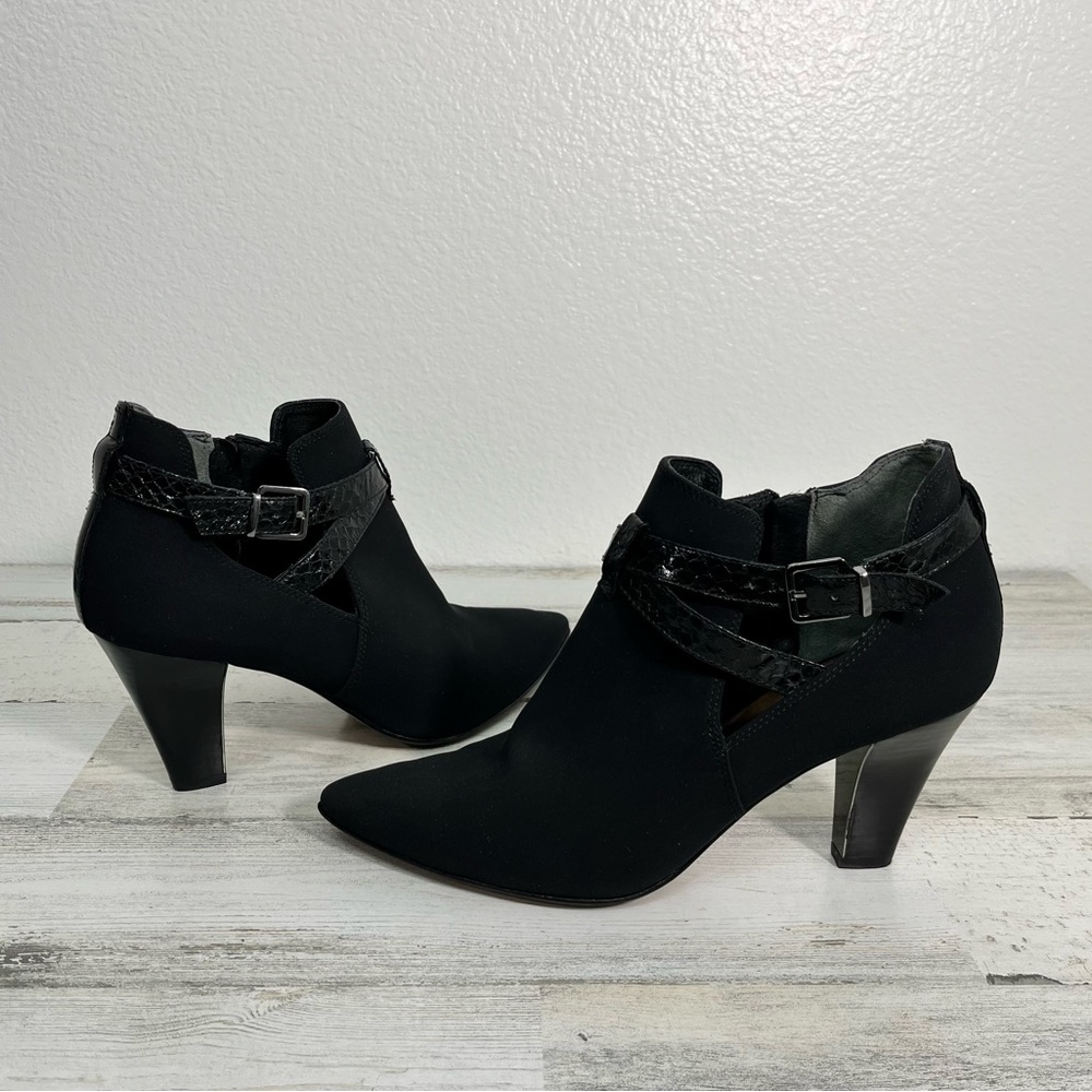Women’s Black Donald J Pliner Tamy Pointed-Toe Ankle Booties